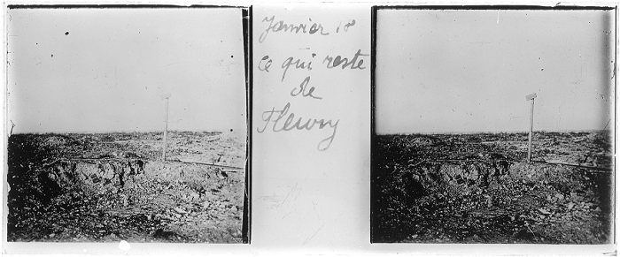 Zřícenina vesnice Fleury, 12. ledna 1918. Cedule označuje polohu bývalé vesnice Fleury-devant-Douaumont