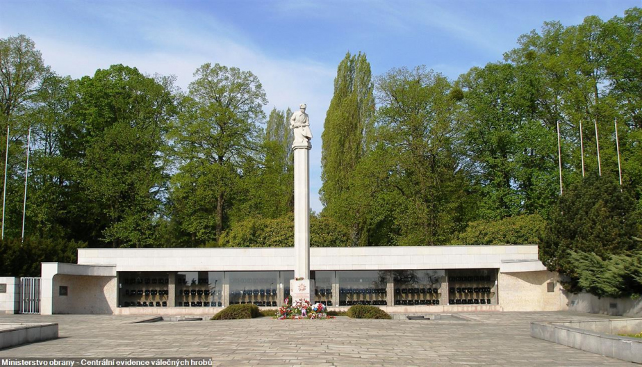 Ústřední pomník a kolumbárium Čestného pohřebiště sovětských vojáků v Brně