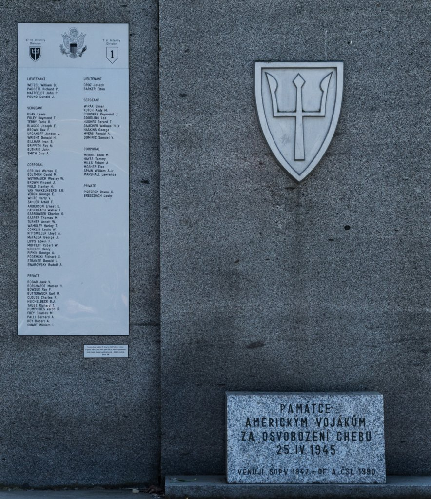 Pomník věnovaný památce americkým vojákům za osvobození Chebu 25.IV.1945