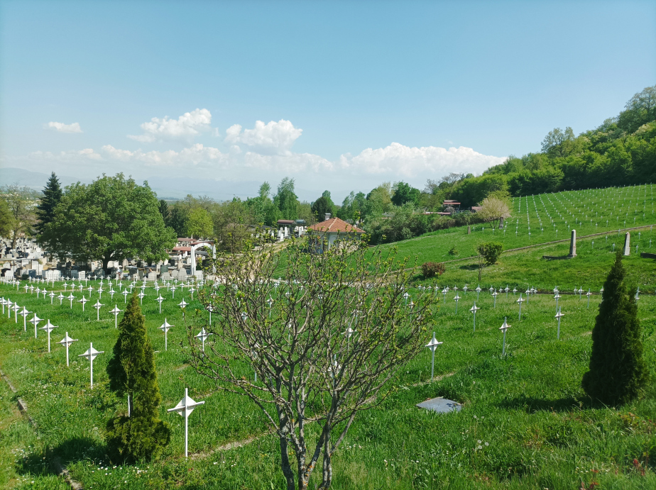 Pohled na srbský vojenský hřbitov v Bitole