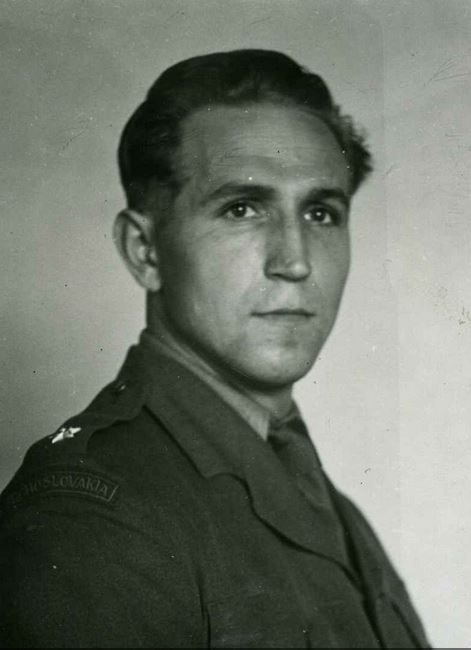 Jaroslav Odstrčil (6. 11. 1912 – 23. 6. 1944) byl velitelem výsadku CALCIUM. V roce 1940 se zúčastnil se bojů o Francii.